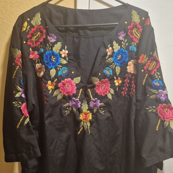 Embroidered Black Floral Women's Top - Picture 4 of 11
